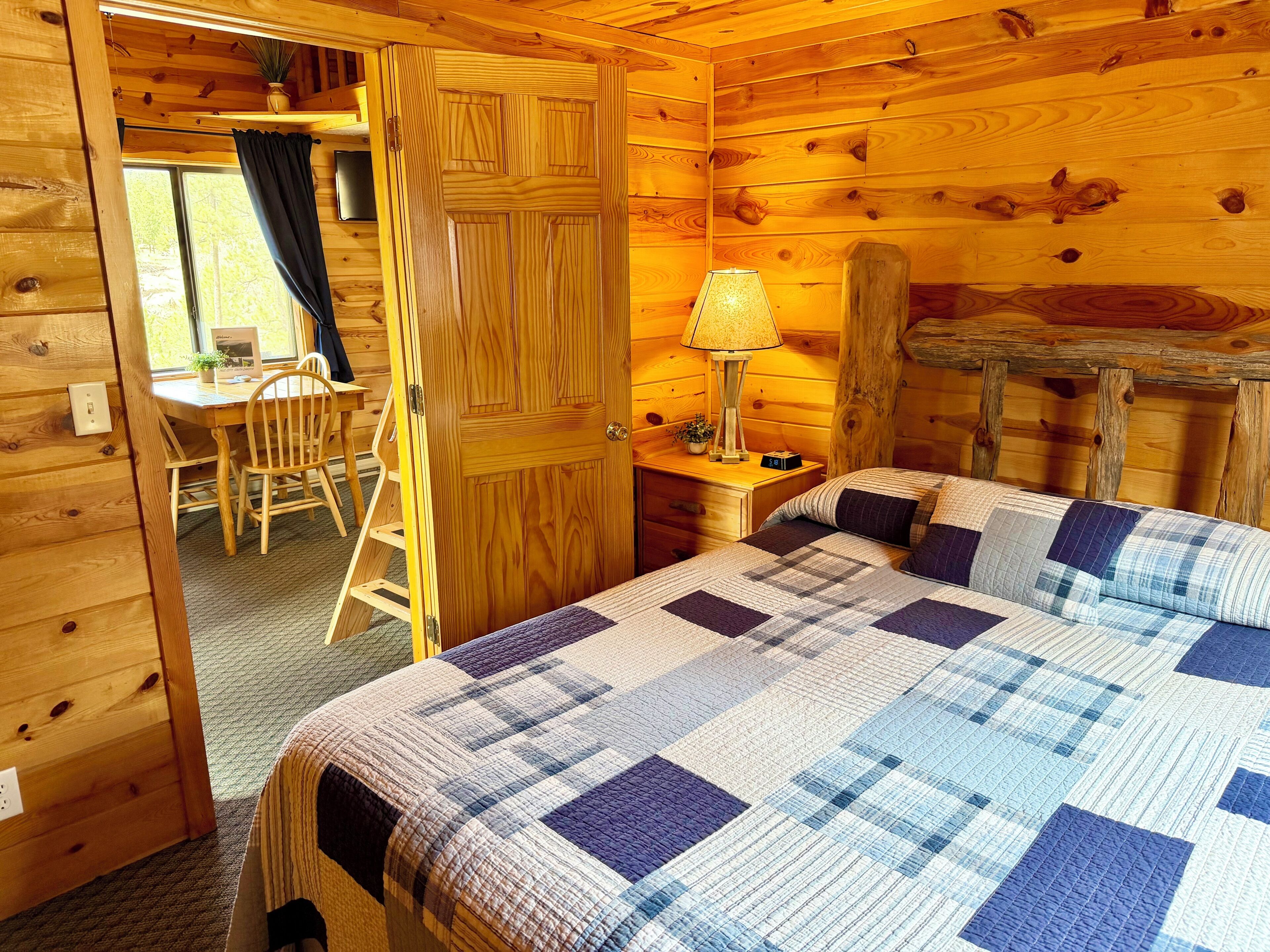 Family Cabin, 2 Bedrooms, Kitchen, Mountain View | Premium bedding, individually decorated, individually furnished