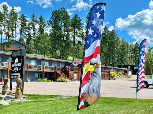 Mountain View Lodge & Cabins
