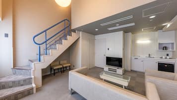 Duplex, Non Smoking | Desk, blackout curtains, free WiFi, bed sheets