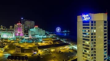 Fachada del alojamiento - Noche