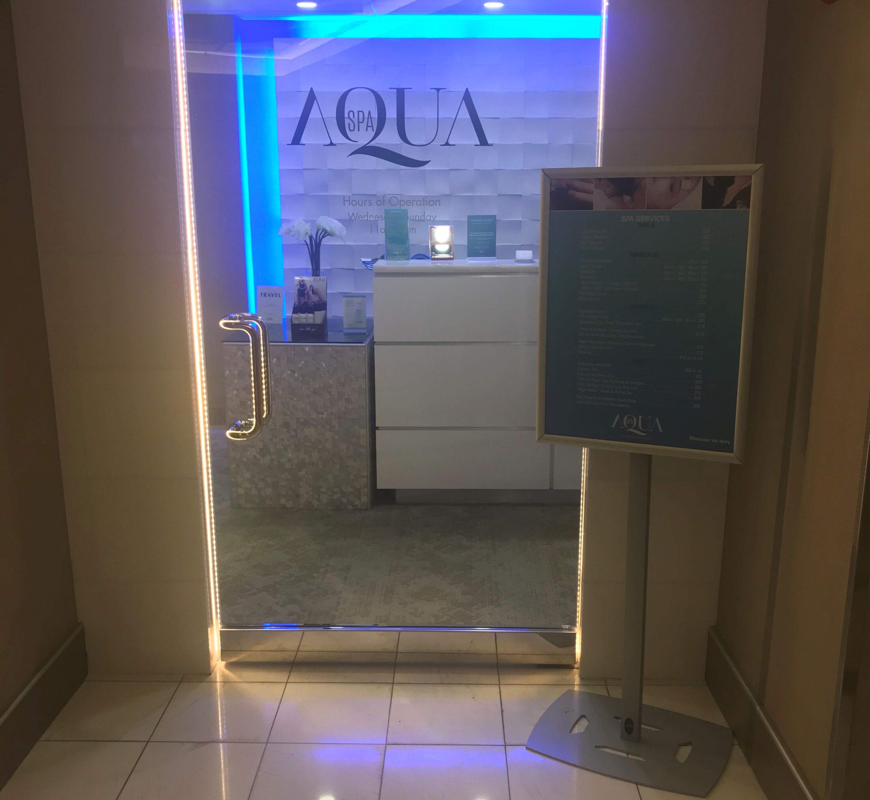 Couples treatment rooms, sauna, steam room, body treatments