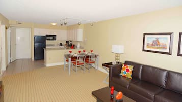 Suite, 1 chambre | Coin séjour