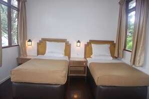 Deluxe Twin Room | In-room safe, iron/ironing board, cribs/infant beds, rollaway beds - Kinabalu Pine Resorts (Ranau)