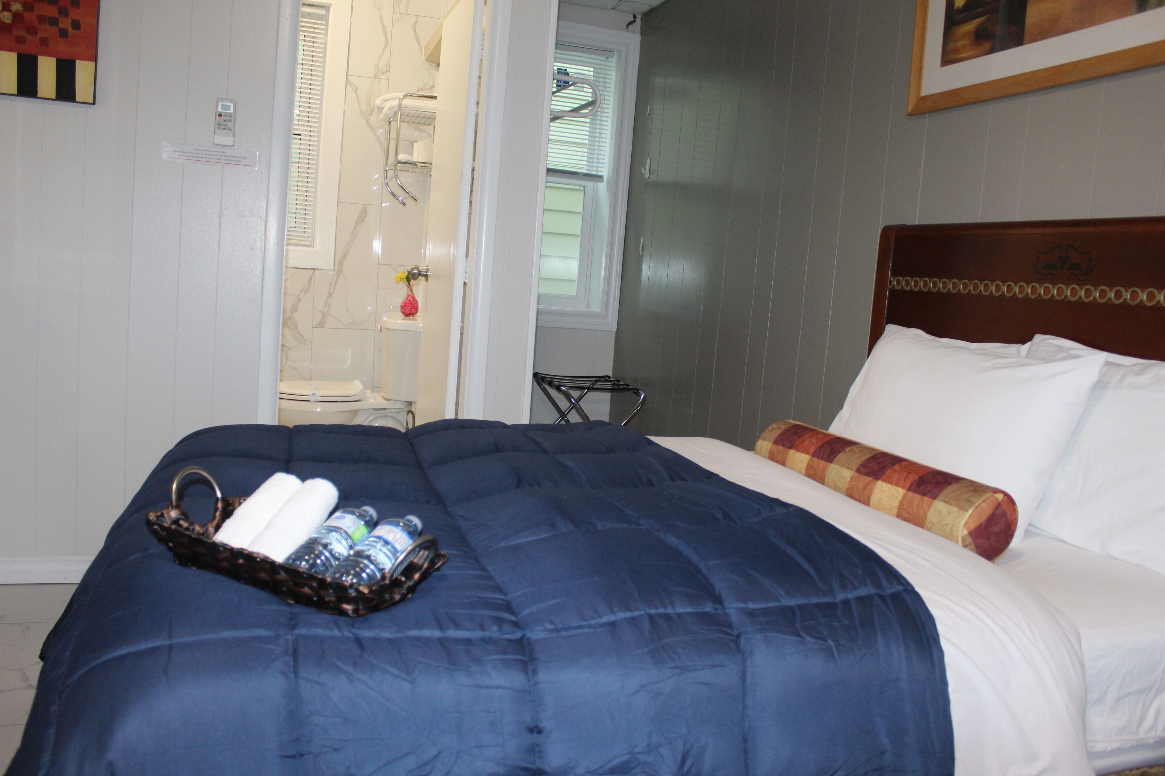 standard room, multiple beds | 1 bedroom, hypo-allergenic bedding, desk, free wifi