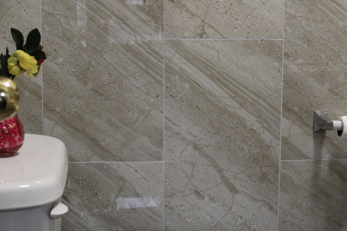 standard room, multiple beds | bathroom | combined shower/bathtub, hair dryer, towels