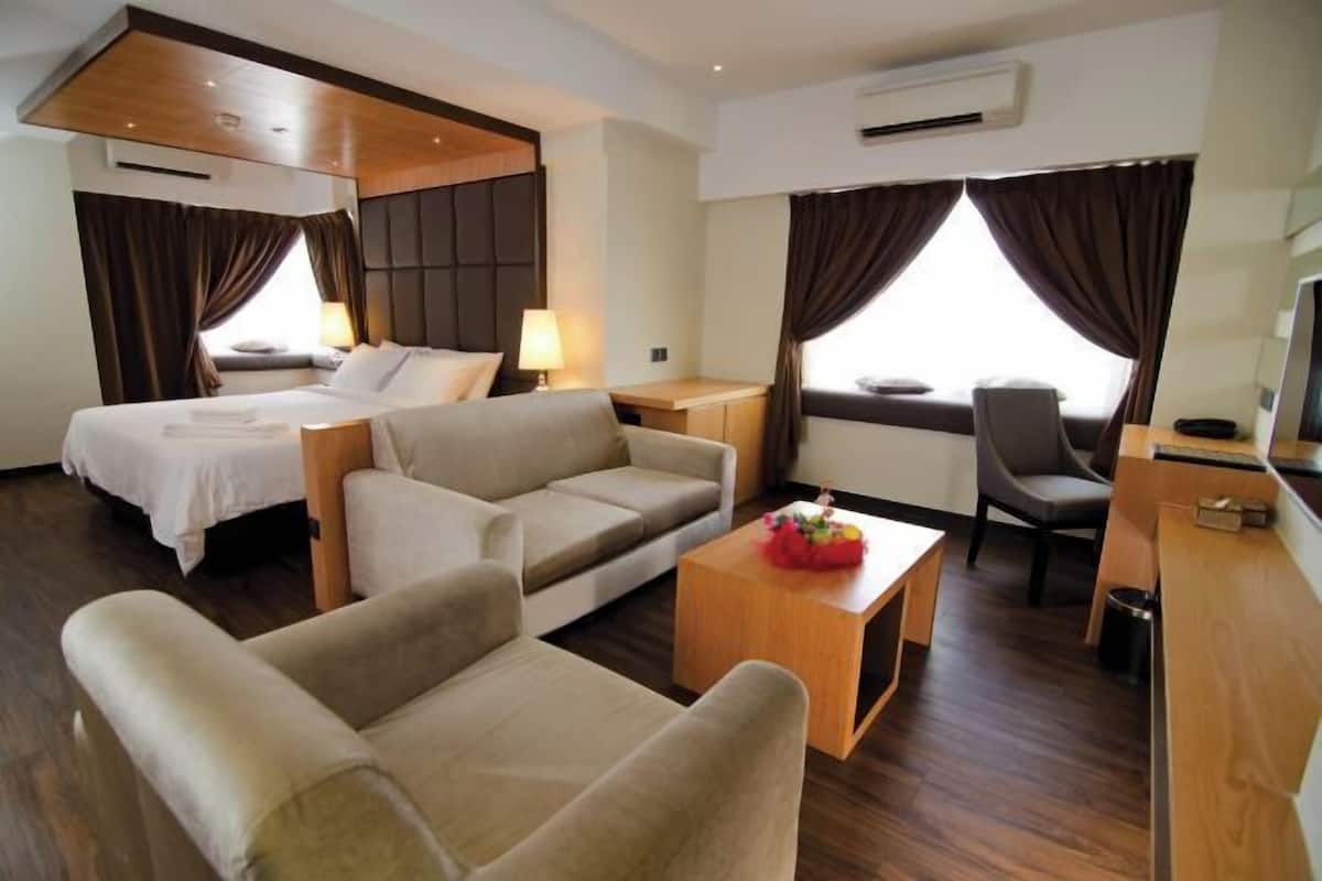 1 bedroom, minibar, in-room safe, desk