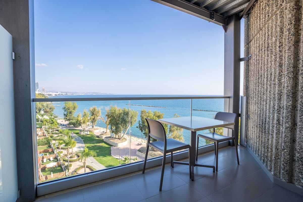 Double or Twin Room, Sea View | In-room safe, desk, soundproofing, iron/ironing board