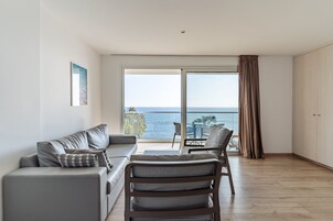 In-room safe, desk, soundproofing, iron/ironing board