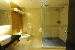 Family Room | Bathroom | Shower, rainfall showerhead, free toiletries, hair dryer - The Imperial Hotel (Kluang)