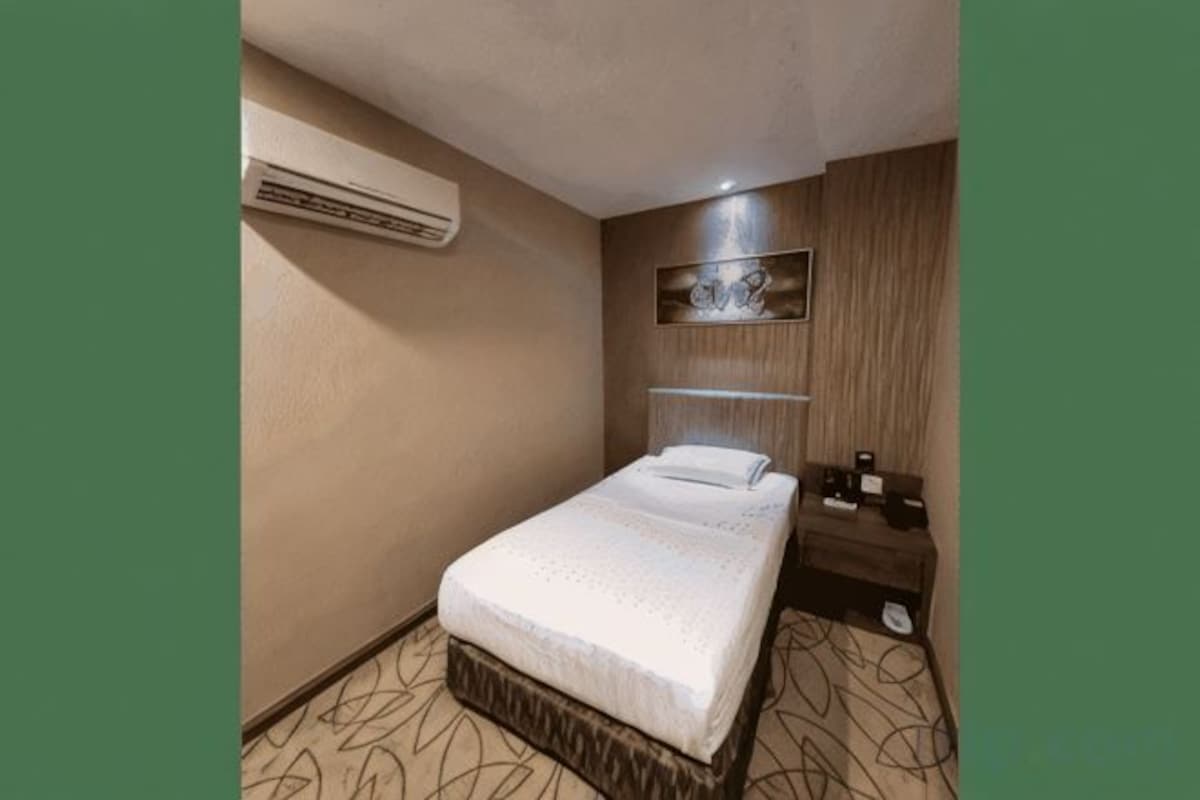 Minibar, in-room safe, iron/ironing board (on request), WiFi (free)