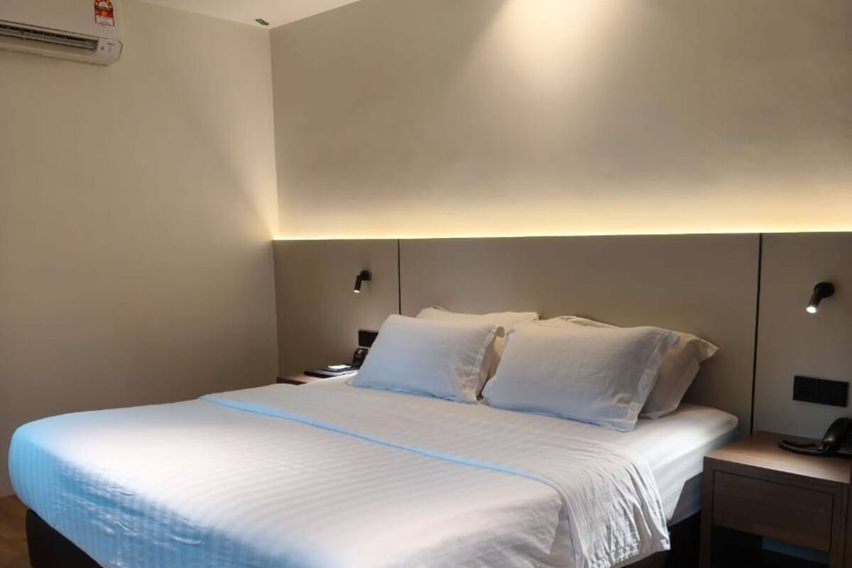 Minibar, in-room safe, iron/ironing board (on request), free WiFi
