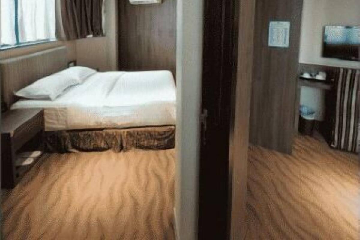 Minibar, coffres-forts dans les chambres, fer et planche à repasser