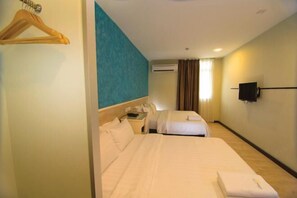 Desk, rollaway beds, free WiFi