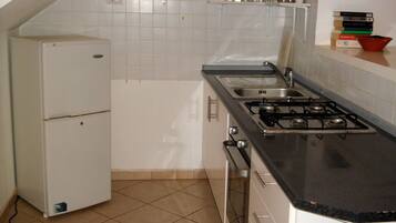 LÀgenhet - 2 sovrum - terrass | Eget pentry | KylskÄp, spishÀll och grytor/köksredskap