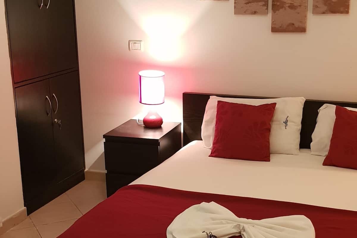 1 habitación, caja de seguridad en la habitación y cunas gratuitas