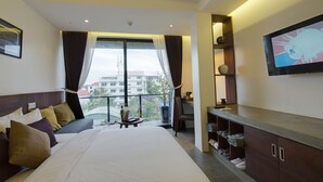 Deluxe Suite, 1 King Bed, Balcony | Egyptian cotton sheets, premium bedding, pillowtop beds, minibar - Solitaire Damnak Villa Hotel (Siem Reap)