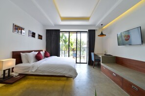 Egyptian cotton sheets, premium bedding, pillow-top beds, minibar - Solitaire Damnak Villa Hotel (Siem Reap)