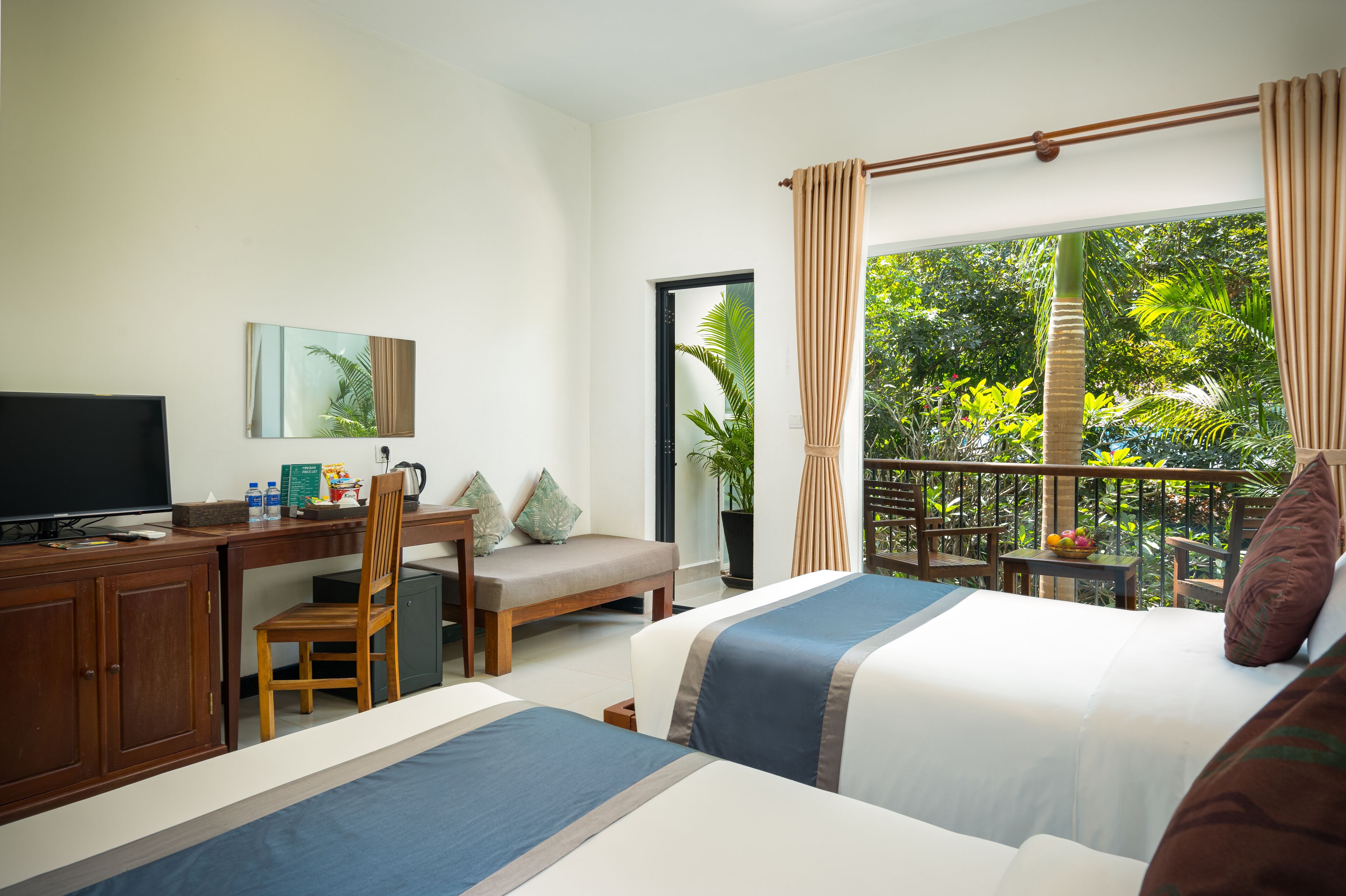 deluxe twin room | 1 bedroom, premium bedding, minibar, in-room safe