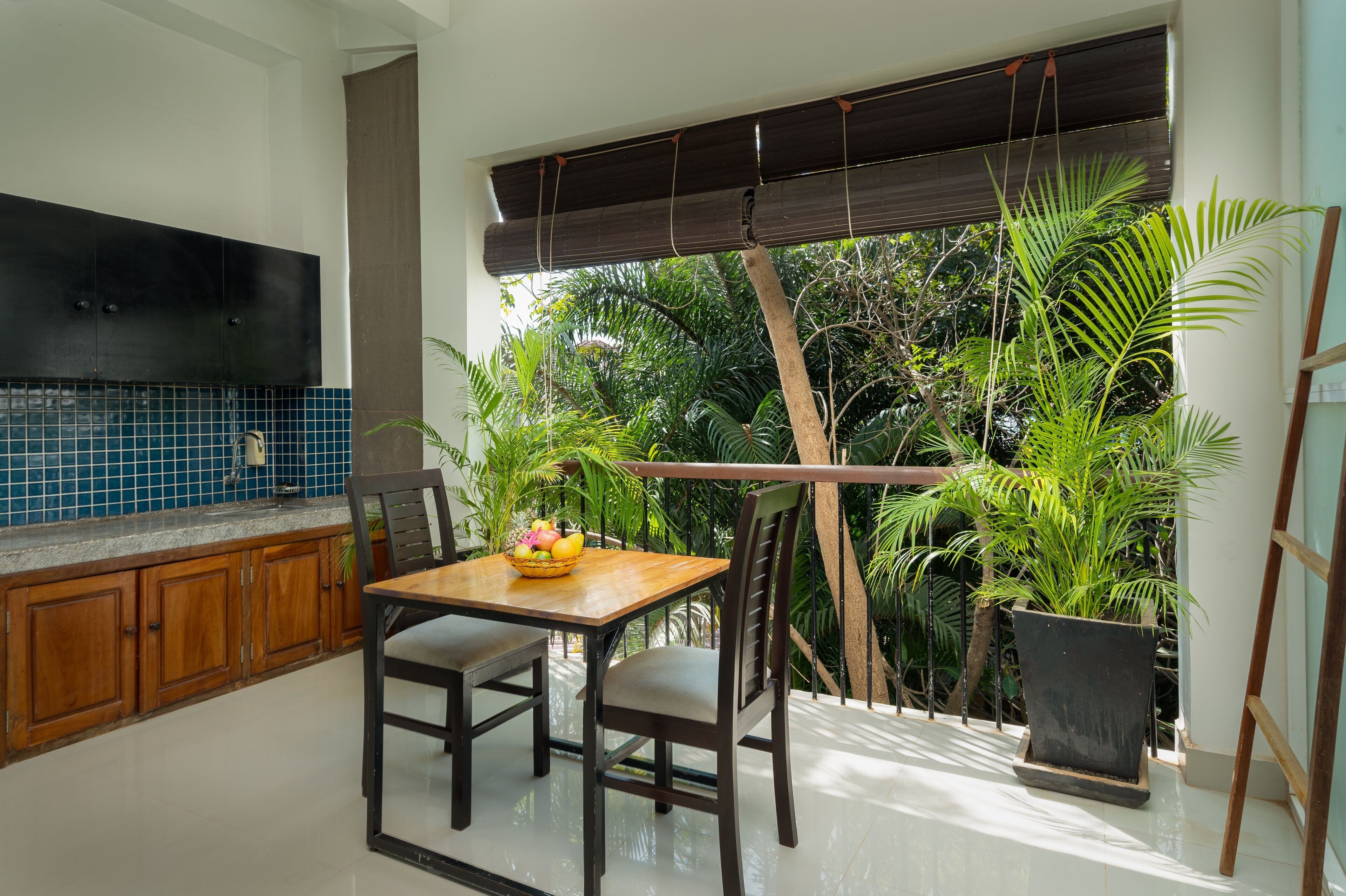 triple room, pool view | balcony view