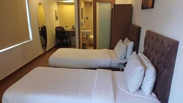Executive Double Room | Premium bedding, in-room safe, desk, blackout curtains