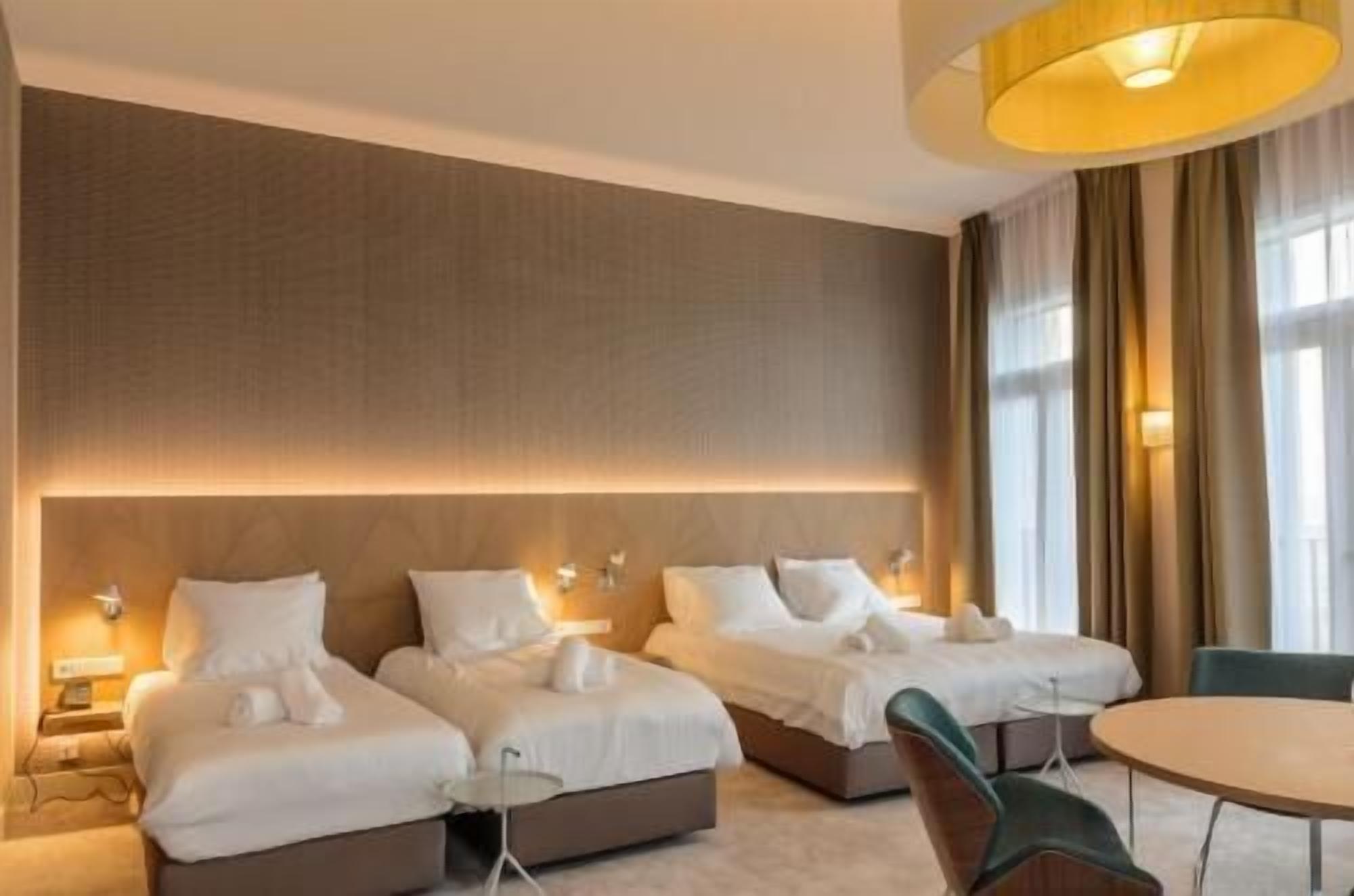 Hypo-allergenic bedding, free minibar, in-room safe, desk