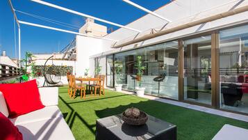 Deluxe penthouse, 2 slaapkamers, terras (Josefa Reina Puerto, nº 3) | Terras