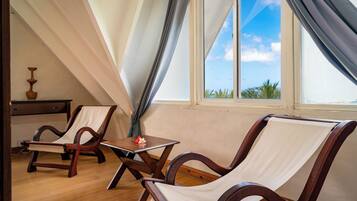 Family Apartment, 1 Bedroom (Palmier ) | Living area