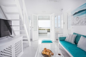 TURQUOISE: 3 Bedroom Sunset & Sea View Villa with Private Pool & Hot Tub | Tv