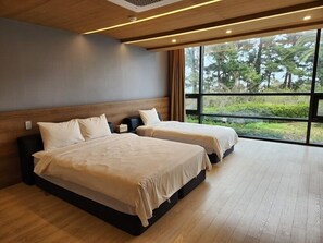 Binari Family : Base 3 /Max 4 pax - Random Beds(low or twin), Random Bathtub, cannot be requested | Sengetøy av topp kvalitet, individuelt dekorert og individuelt innredet