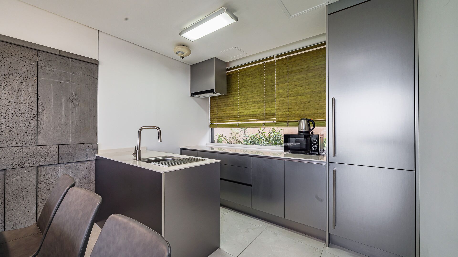 gaon suite::heatingfee150000krw(nowoffering-50% krw75000,warmpoolnotavailjul-aug)base6/max 14pax | private kitchen | mini-fridge, microwave, electric kettle, cookware/dishes/utensils