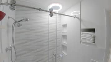 Private Villa | Bathroom shower