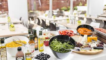 Daily buffet breakfast for a fee