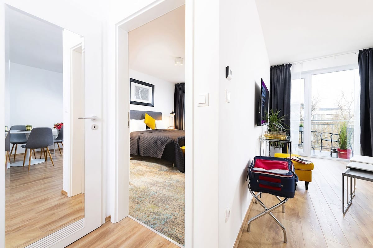 Hypo-allergenic bedding, in-room safe, individually decorated