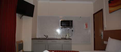 Lägenhet - 1 sovrum (2 Adults + 1 Child) | Eget pentry | Stort kylskåp, mikrovågsugn och vattenkokare