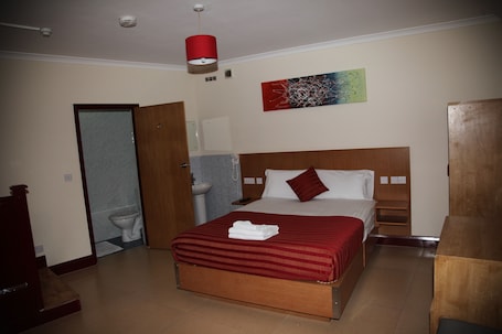 Apartment | 1 bedroom, iron/ironing board, free WiFi. Grove Apartments