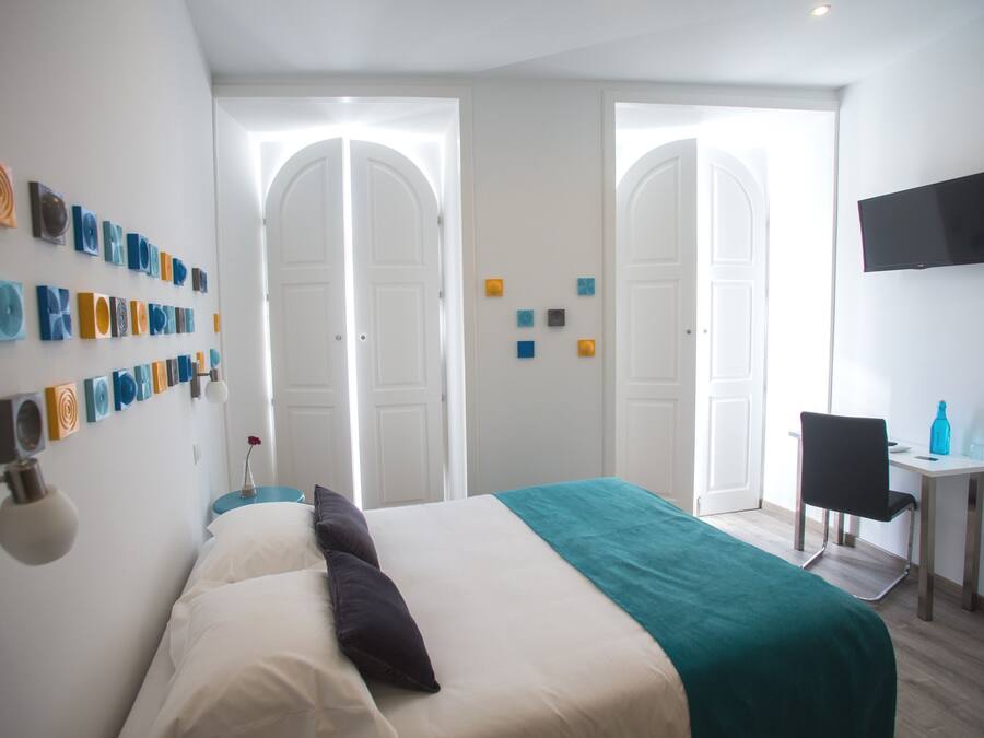 Standard-dobbeltværelse | Premium-sengetøj, skrivebord, lydisolering, strygejern/strygebræt