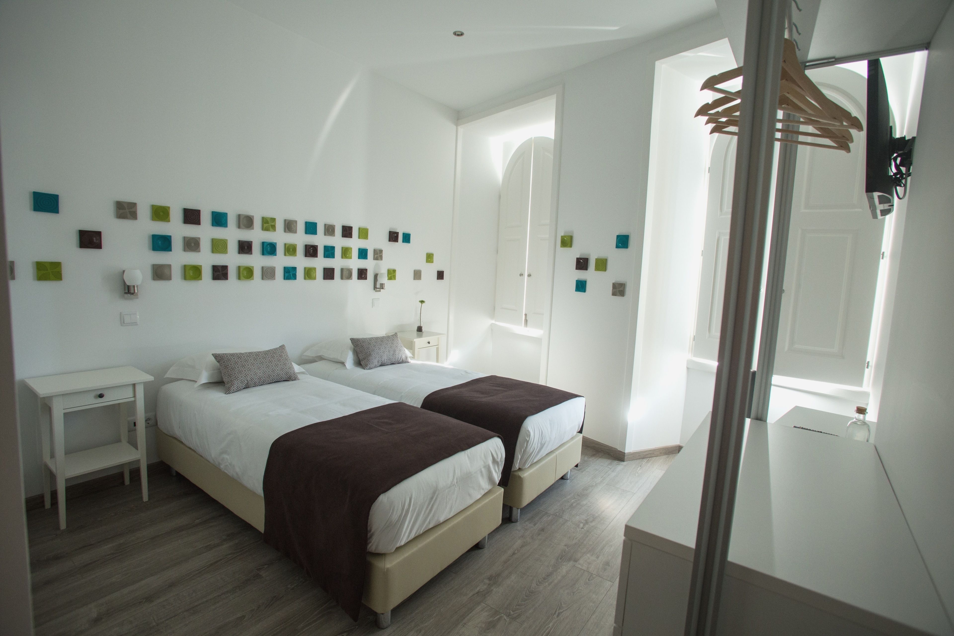 Photo - Thomar Story - Guest House