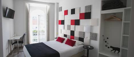 Ropa de cama de alta calidad, escritorio y sistema de insonorización