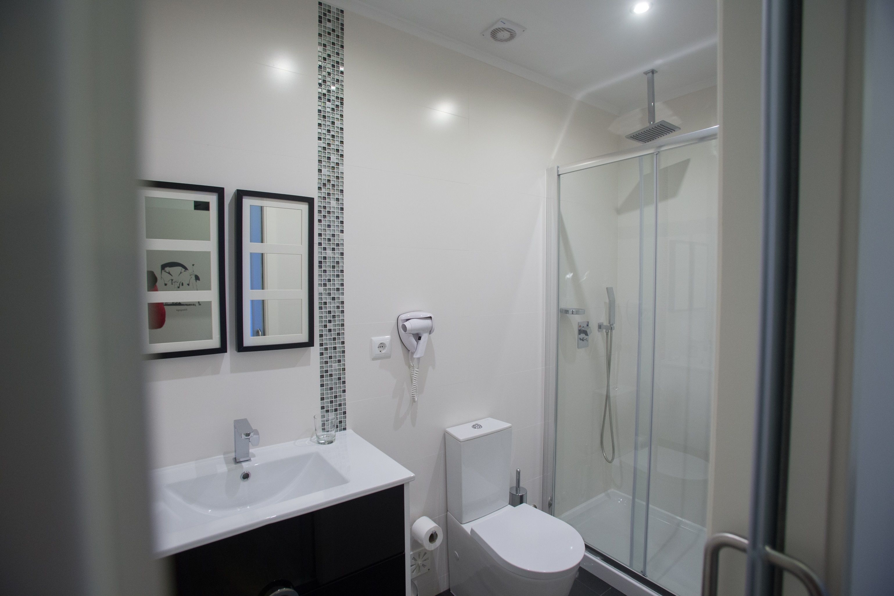 Photo - Thomar Story - Guest House