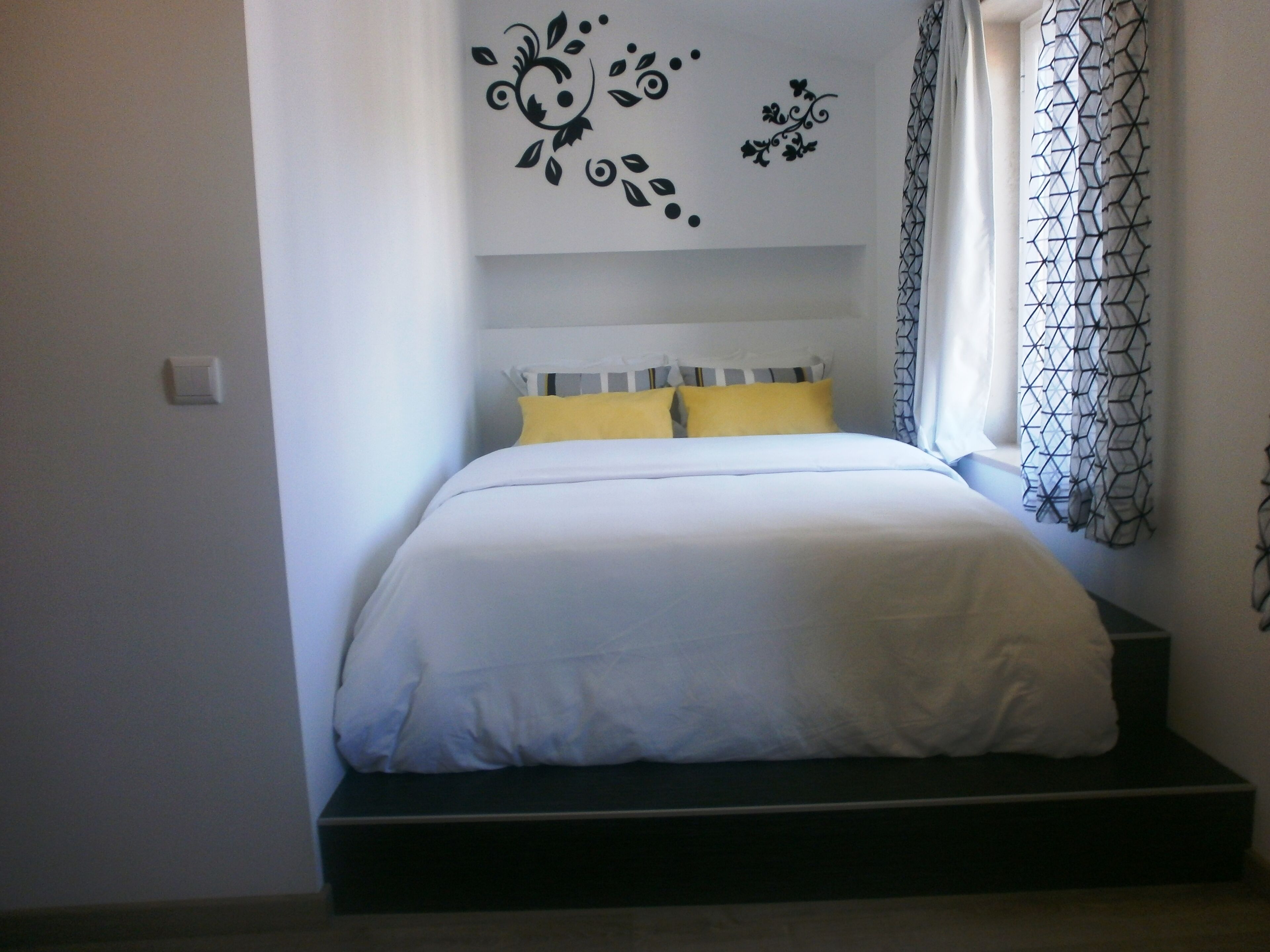Premium bedding, desk, soundproofing, iron/ironing board (on request)