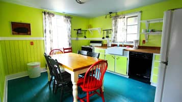 Cottage Fifteen | Eigene Küche | Großer Kühlschrank, Mikrowelle, Ofen, Herdplatte