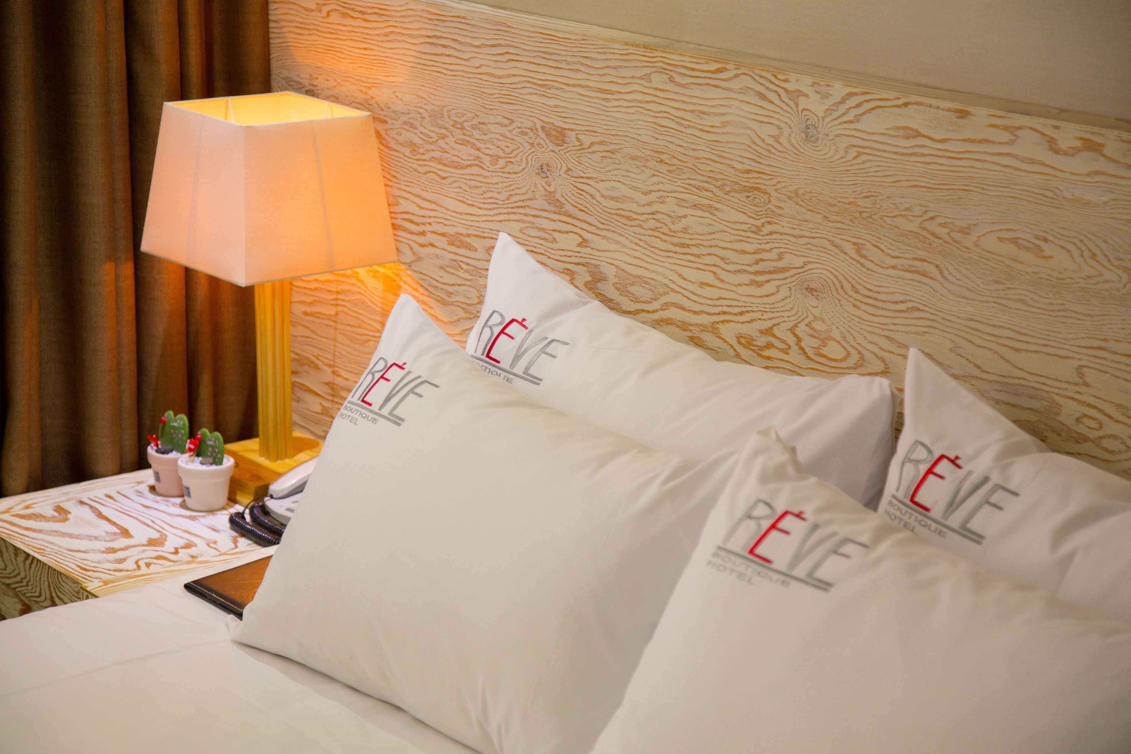 standard double room | 1 bedroom, individually decorated, individually furnished, desk