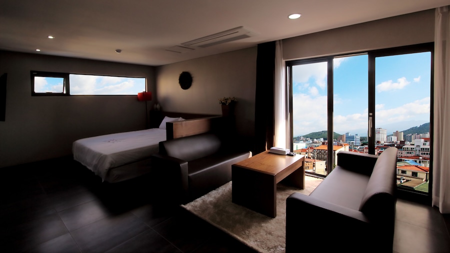 Reve Hotel Jeju