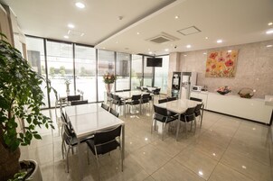 每日供应欧陆式早餐（需付费）