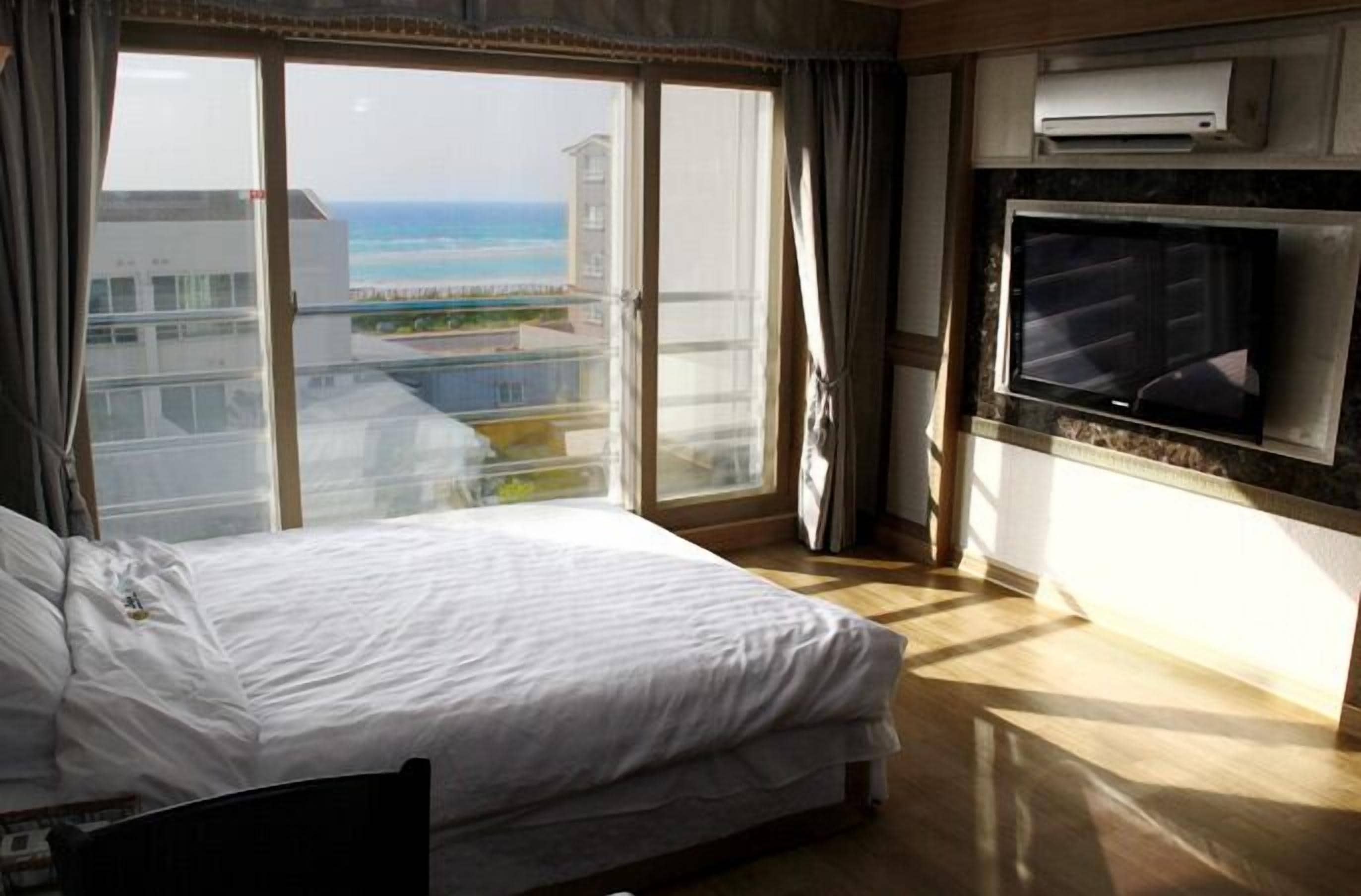 Standard Double Room | Free WiFi