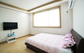 Standard Double Room (One Room) | Free WiFi - Gambi Namu Pension (Jeju City)