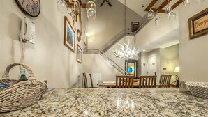 4 Bedroom, 3 Bathroom - 401 | In-room dining