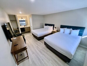 Deluxe Double Room | Desk, laptop workspace, iron/ironing board, free WiFi