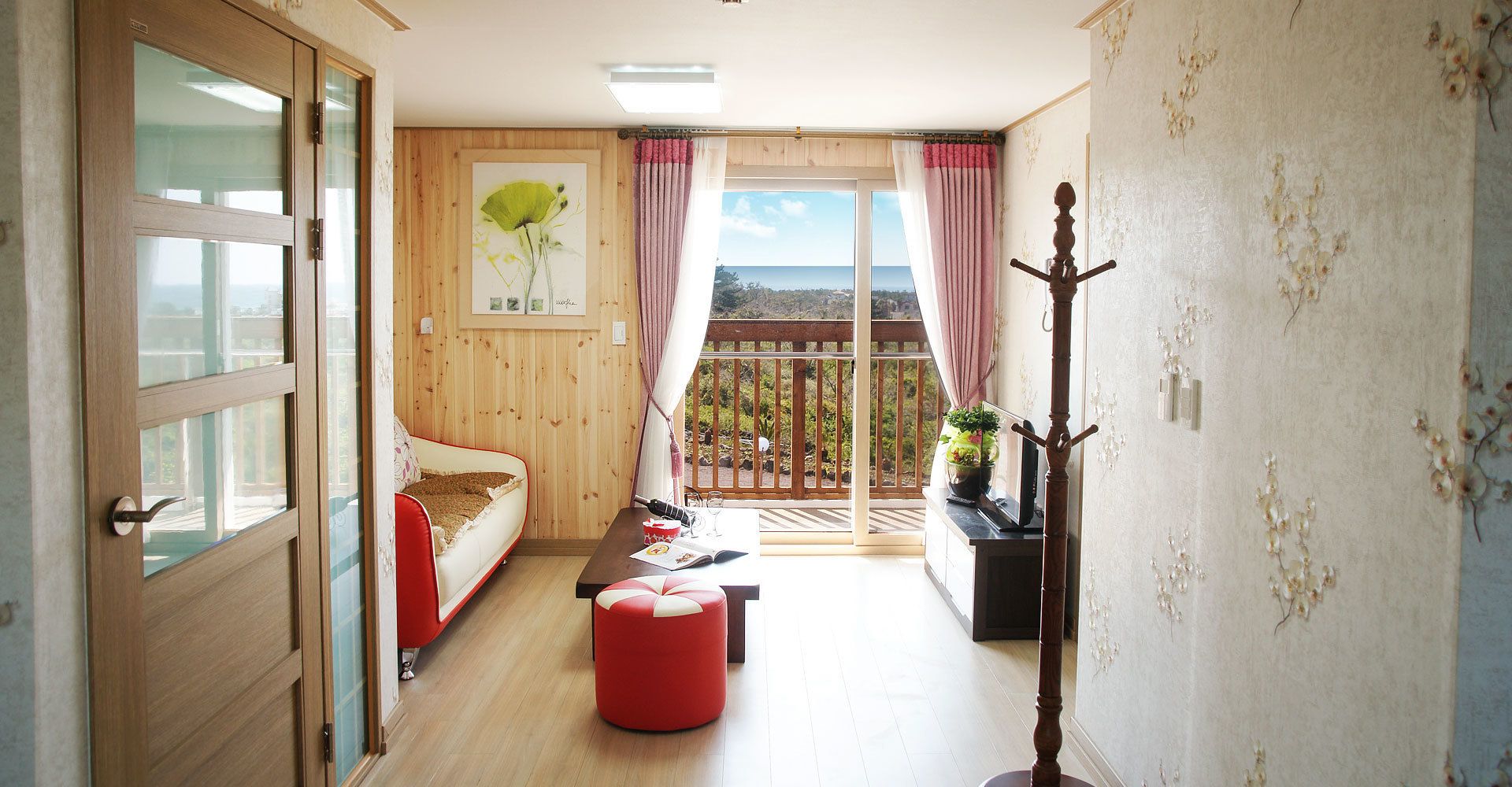 Double Room | Blackout drapes, soundproofing, iron/ironing board, free WiFi