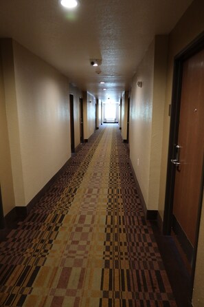 Hallway - West Worth Inn and Suites (Fort Worth)